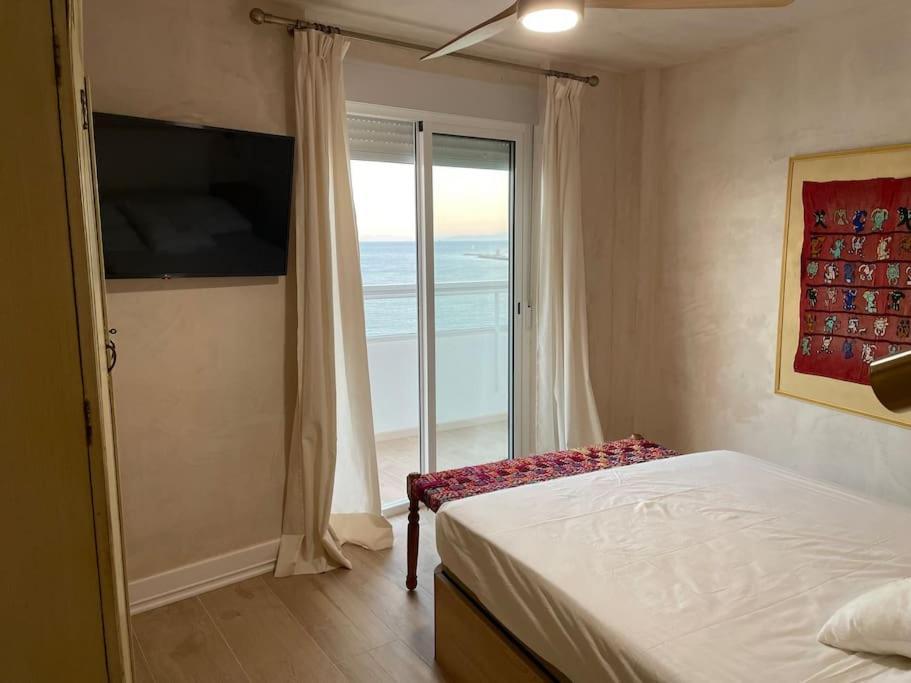 Maravilloso Apartamento En Primera Linea De Playa. Торегуадиаро Екстериор снимка